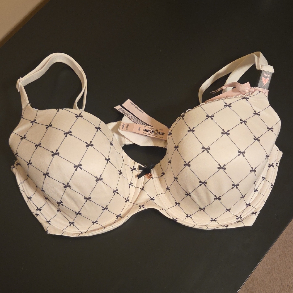 Victoria's Secret Cream Bra with Black Pattern